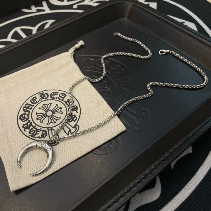 Ch*0me He**ts necklaces